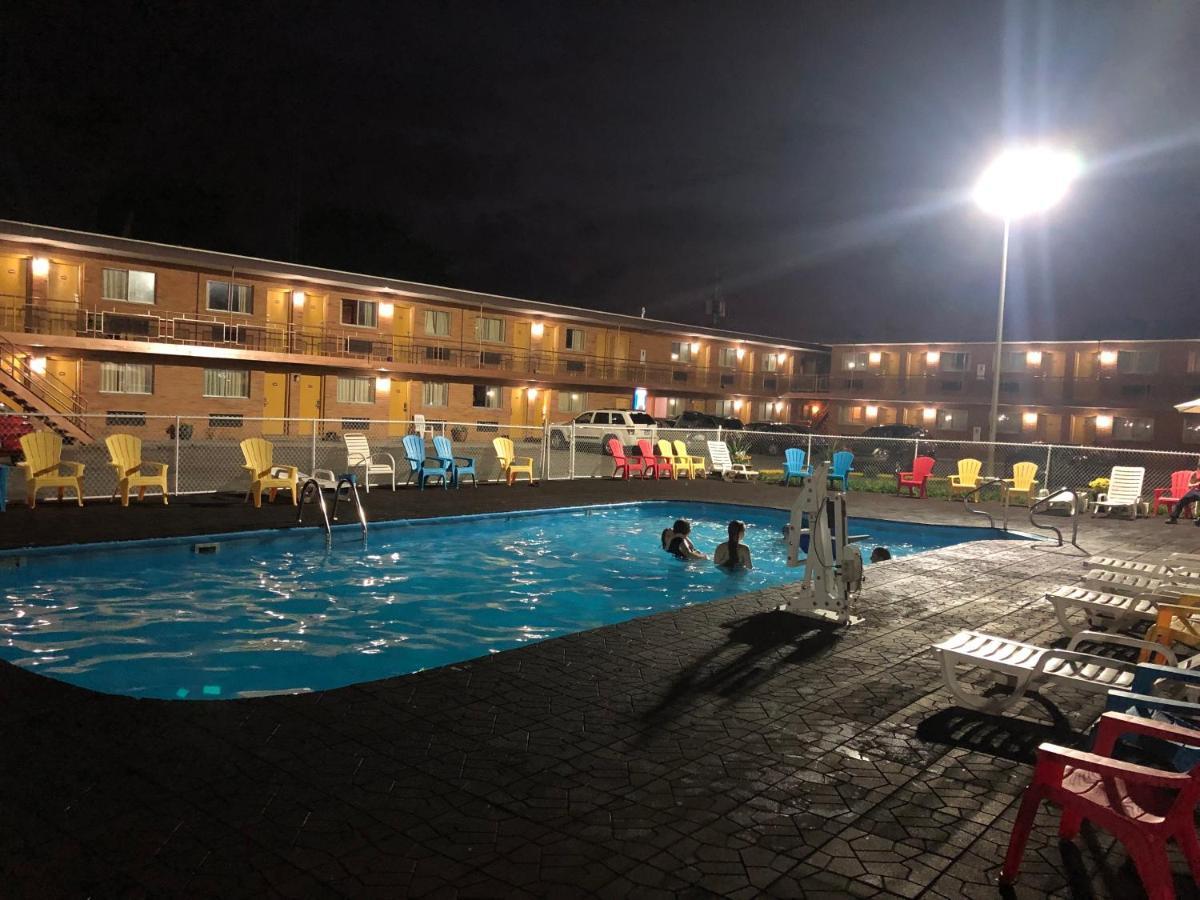 Wolf Inn Hotel Sandusky Exterior photo