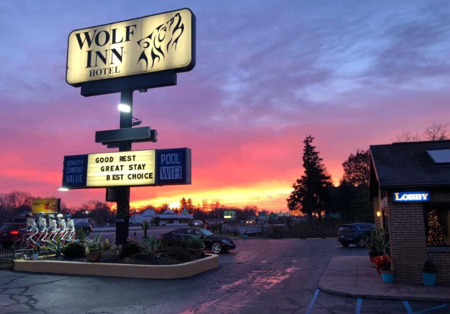 Wolf Inn Hotel Sandusky Exterior photo