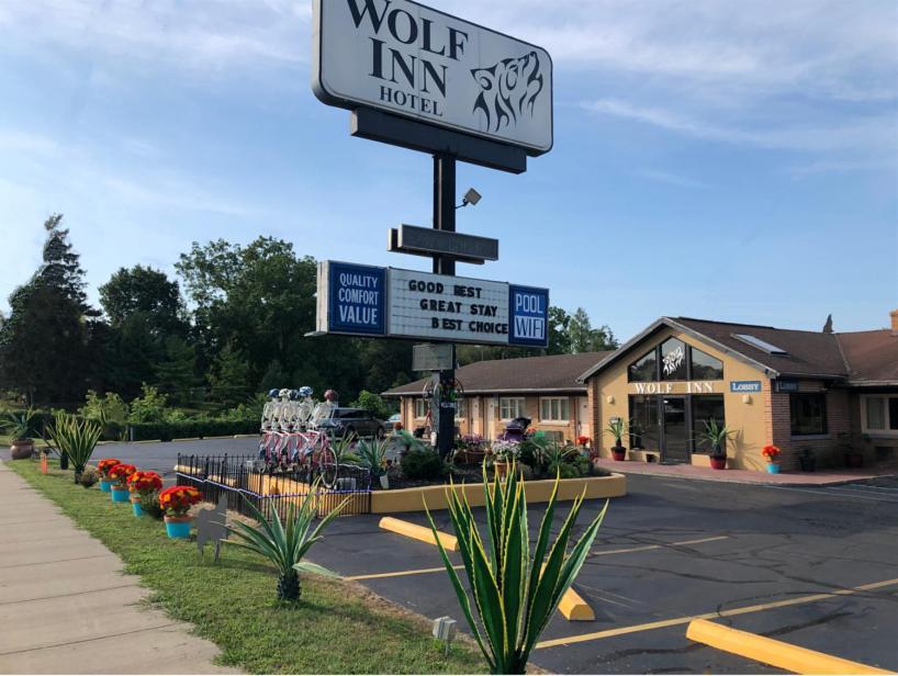 Wolf Inn Hotel Sandusky Exterior photo