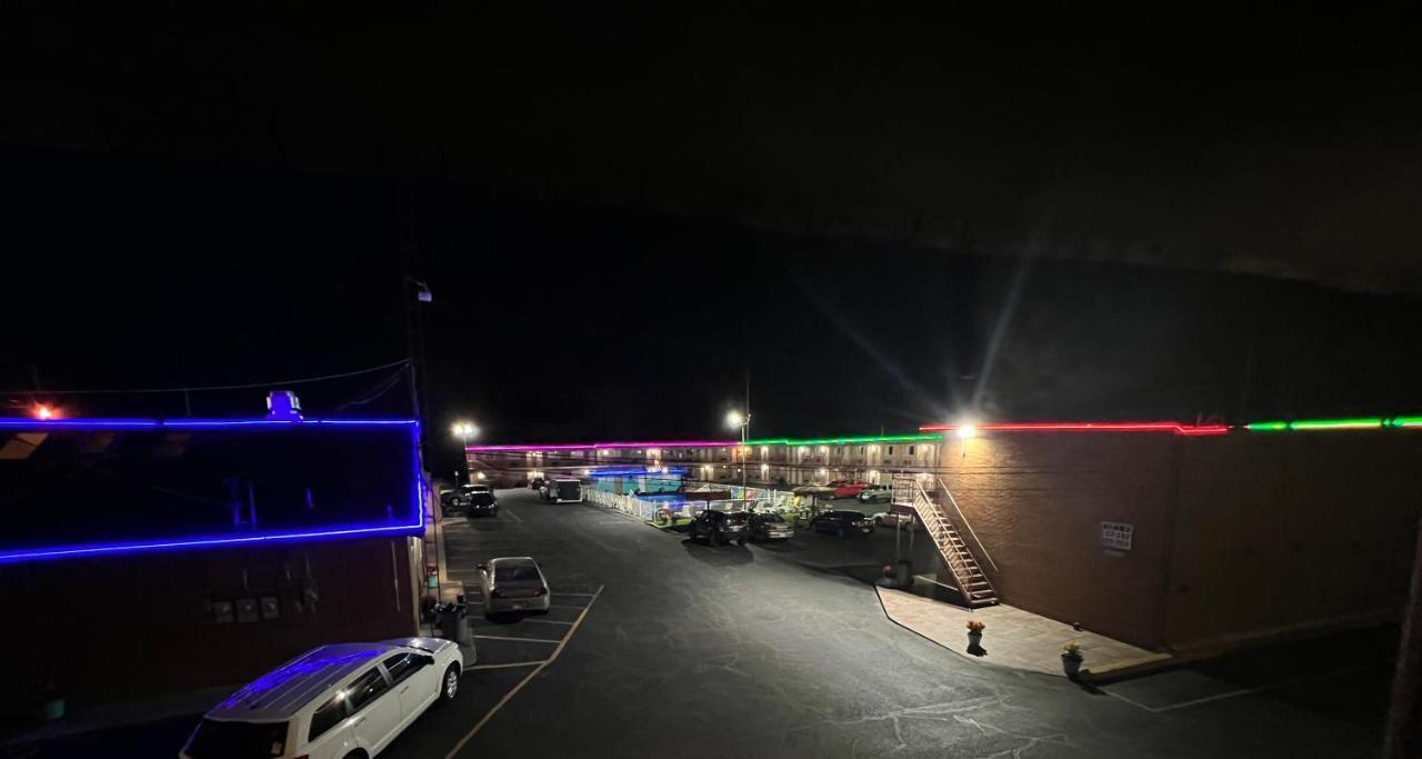 Wolf Inn Hotel Sandusky Exterior photo