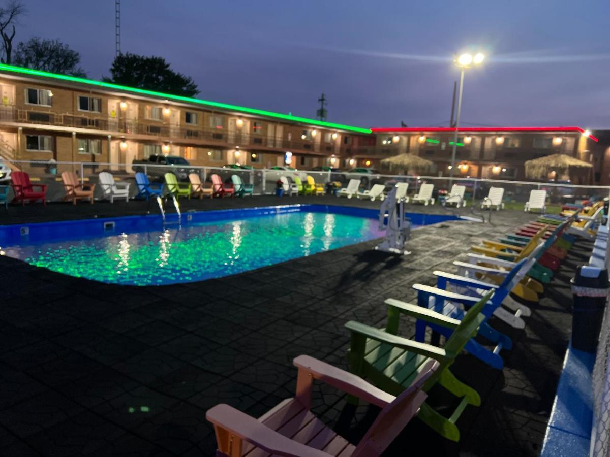 Wolf Inn Hotel Sandusky Exterior photo