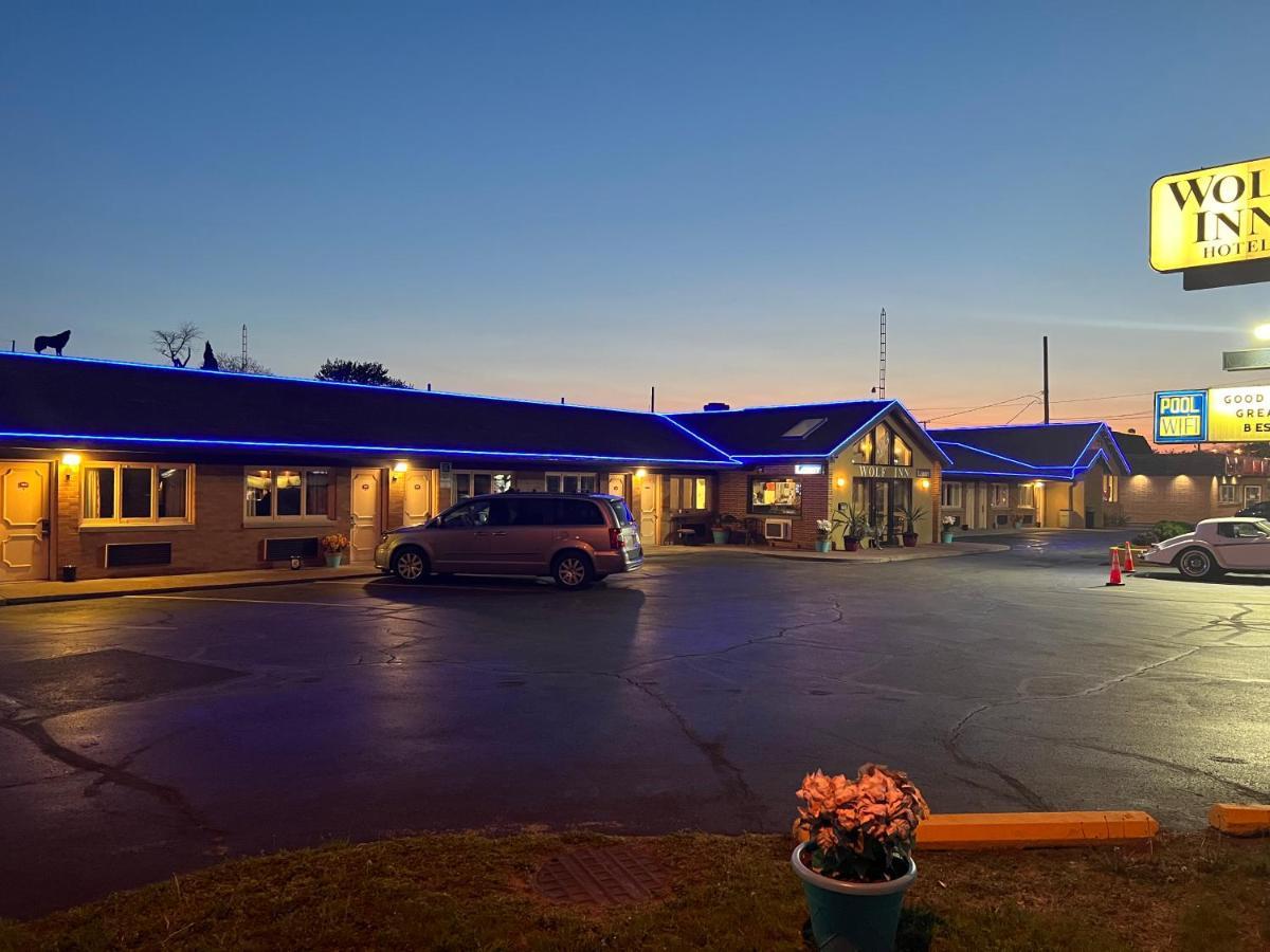 Wolf Inn Hotel Sandusky Exterior photo