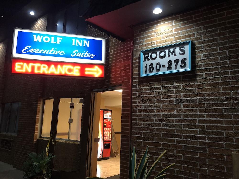 Wolf Inn Hotel Sandusky Exterior photo