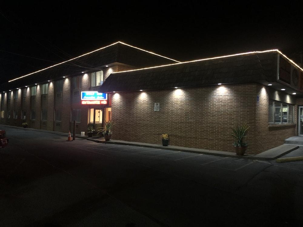 Wolf Inn Hotel Sandusky Exterior photo